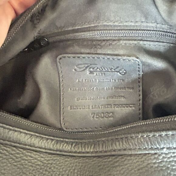 Fossil Shoulder Bag Black 75082 Pebble Soft Leather Organizer Classic Minimalist - Picture 5 of 16